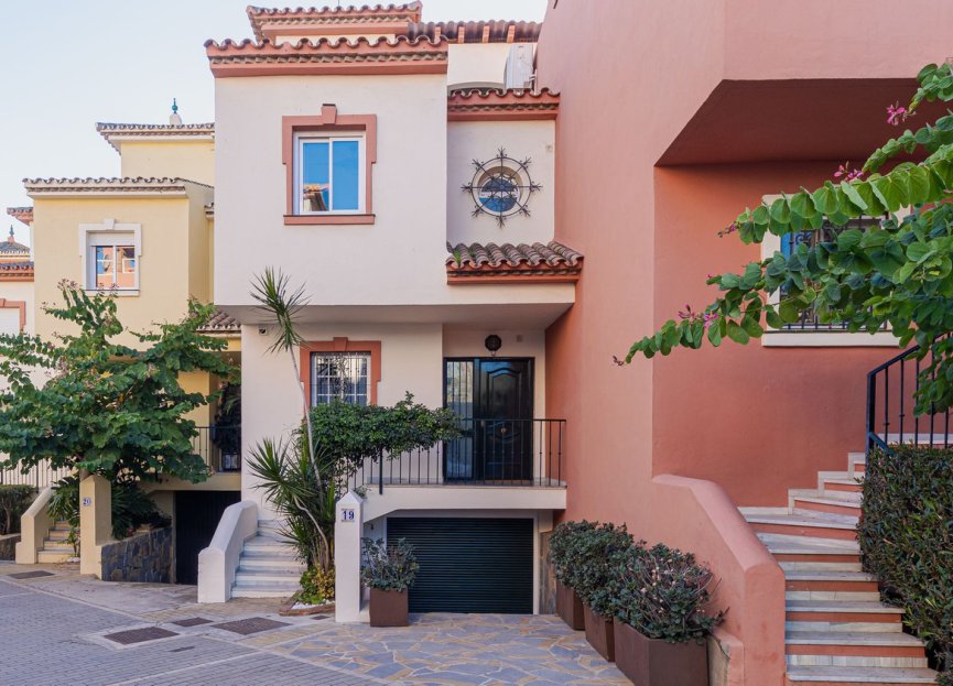 Resale - House - Townhouse - Estepona - Estepona Centro