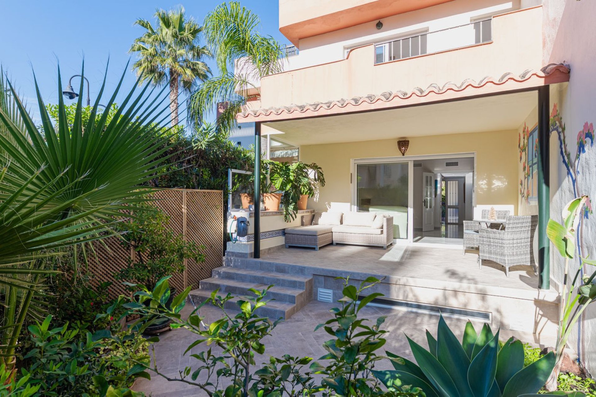 Resale - House - Townhouse - Estepona - Estepona Centro