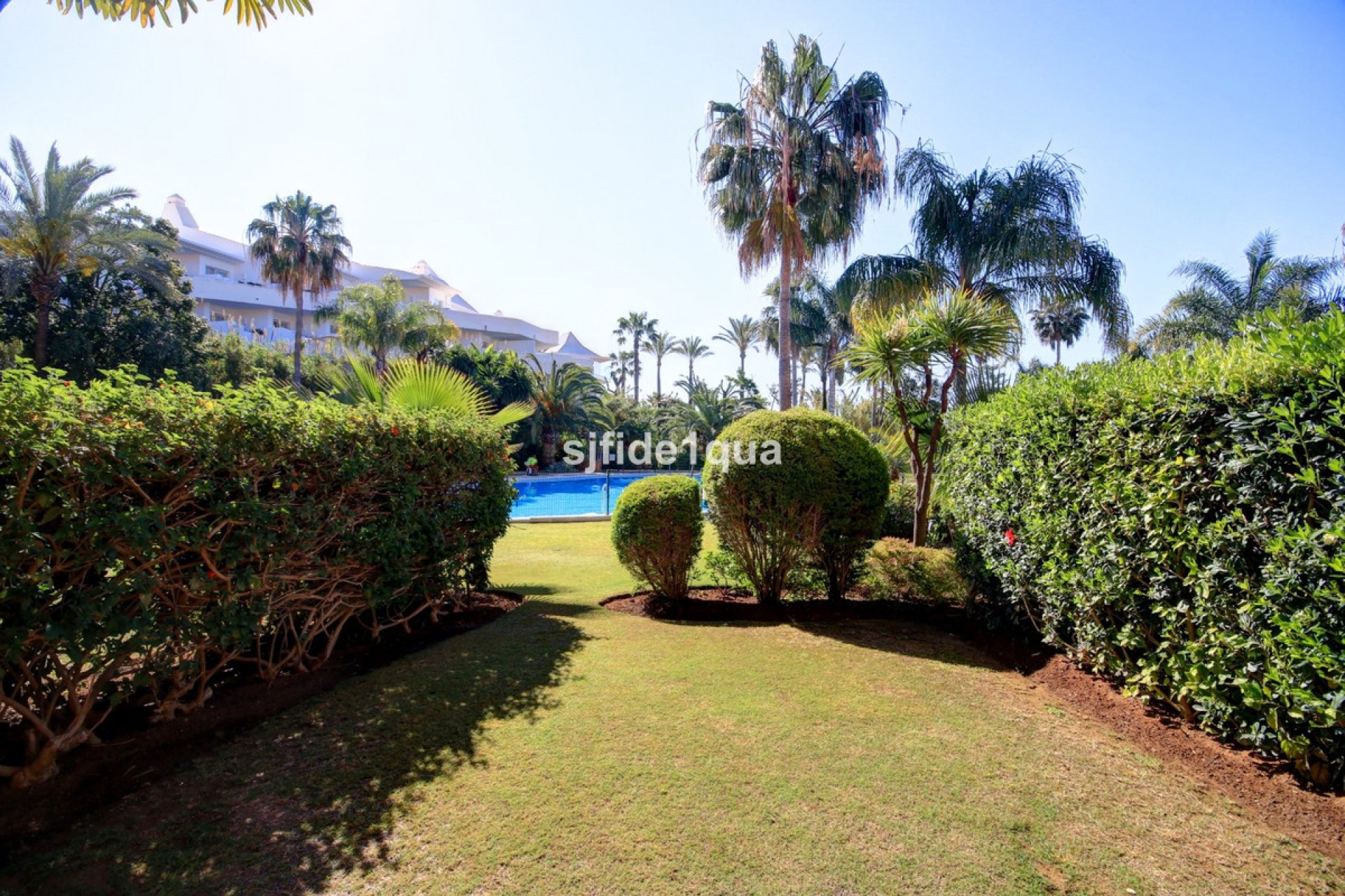 Resale - House - Townhouse - Estepona - Estepona Centro