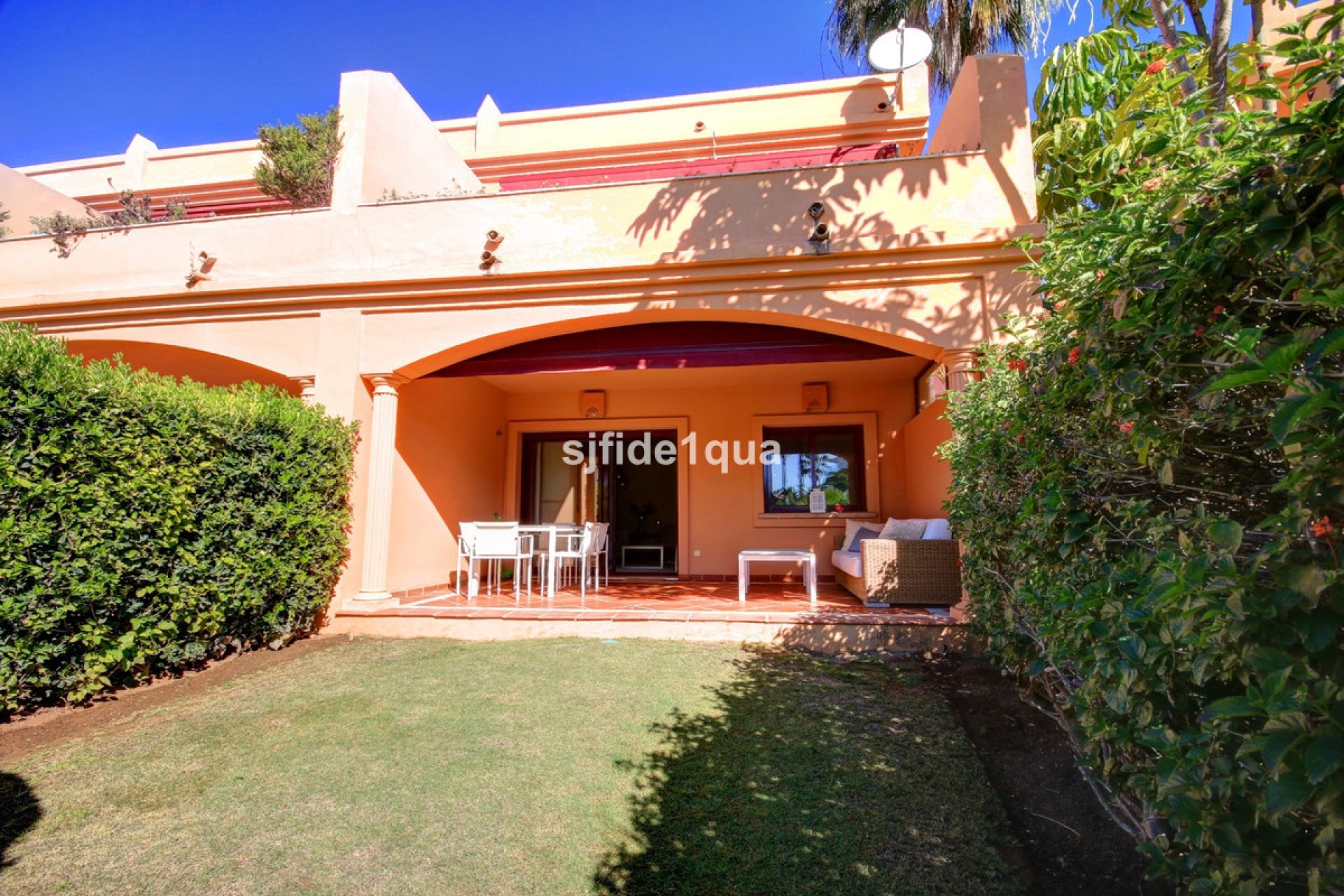 Resale - House - Townhouse - Estepona - Estepona Centro