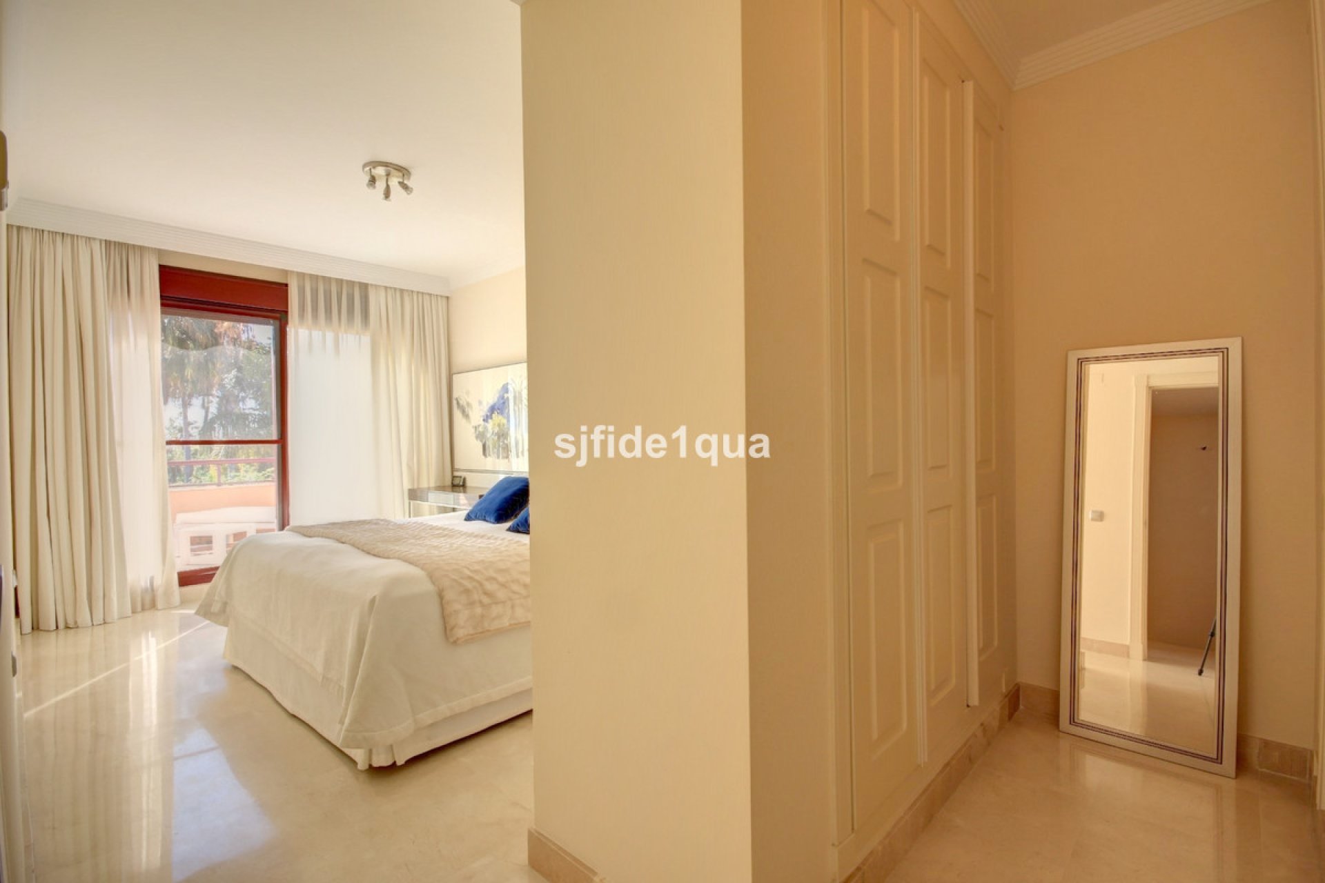 Resale - House - Townhouse - Estepona - Estepona Centro