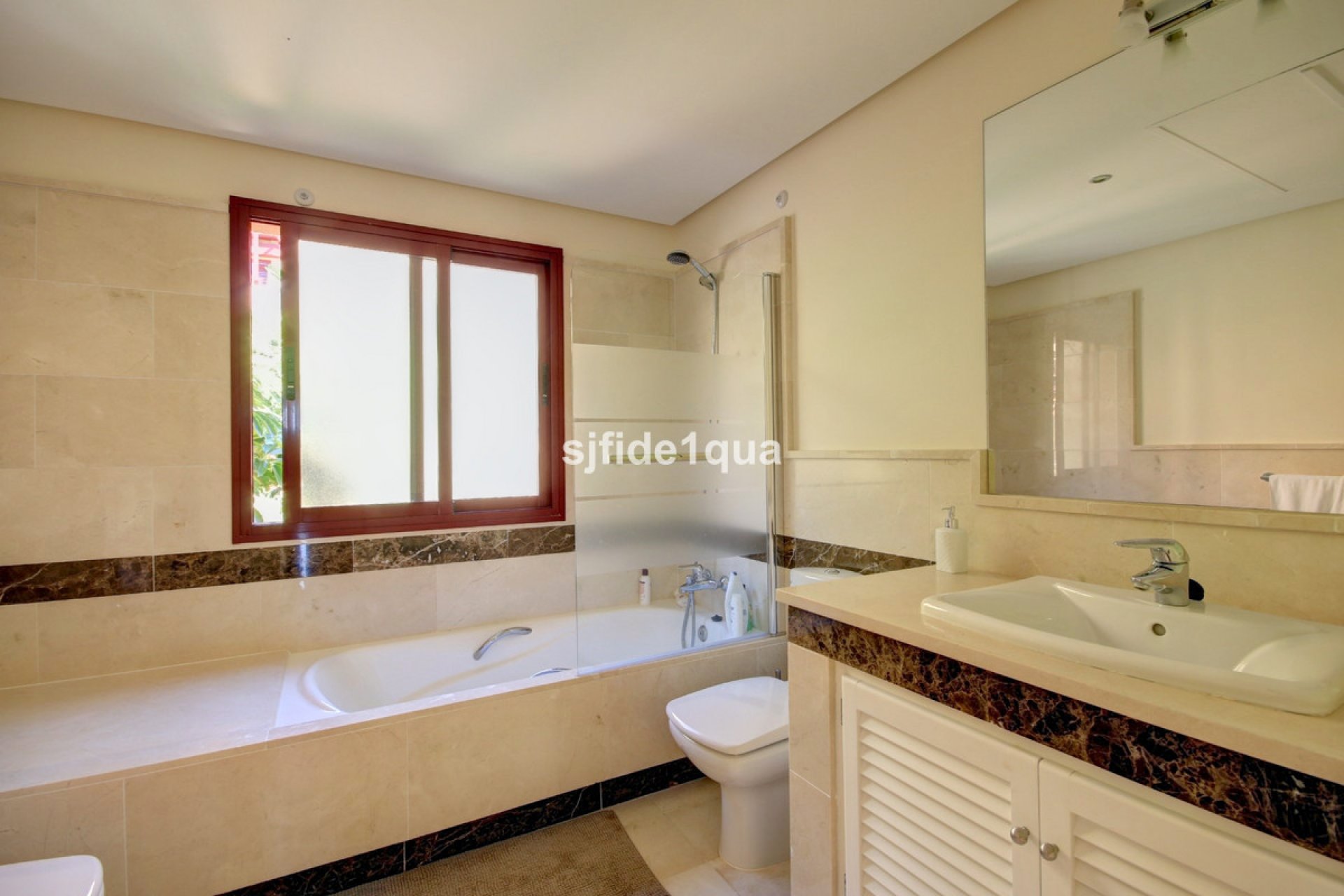 Resale - House - Townhouse - Estepona - Estepona Centro