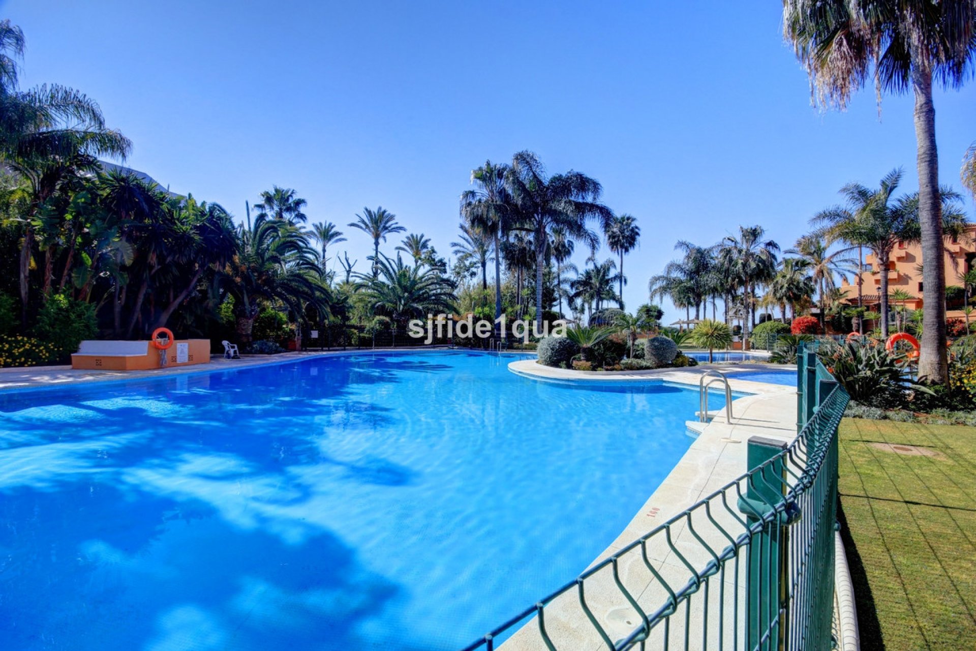 Resale - House - Townhouse - Estepona - Estepona Centro