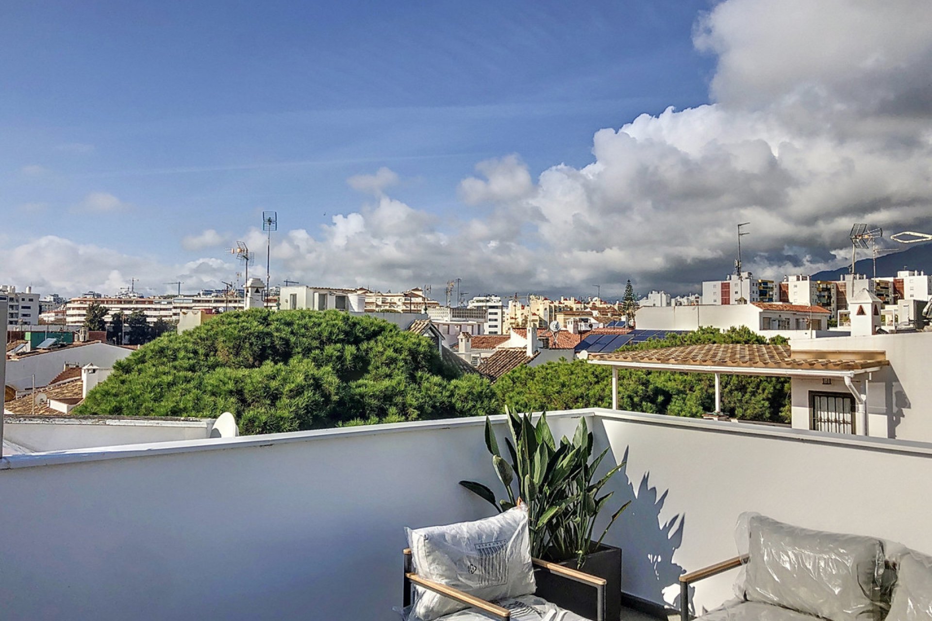 Resale - House - Townhouse - Estepona - Estepona Centro