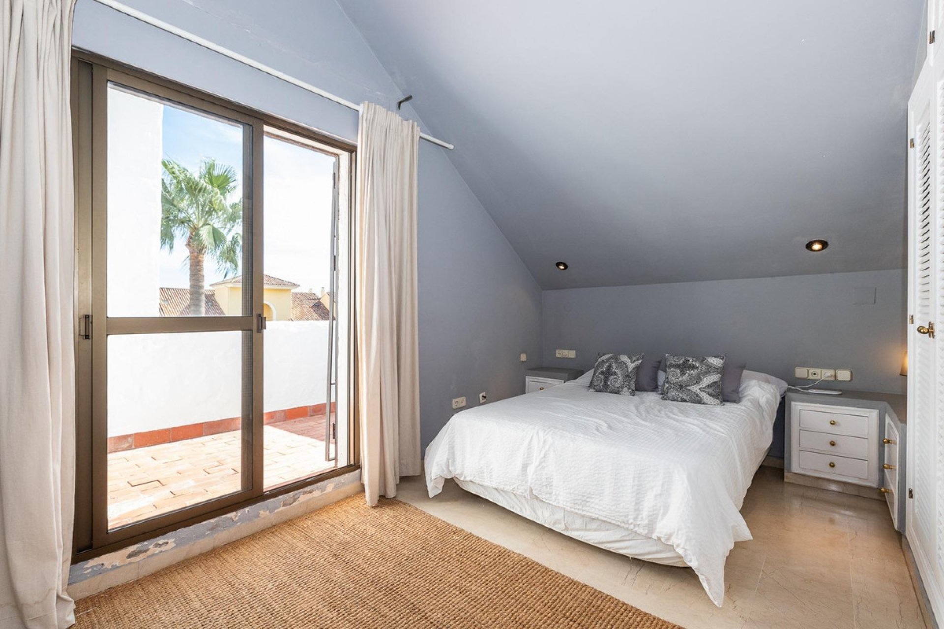 Resale - House - Townhouse - Estepona - Estepona Centro