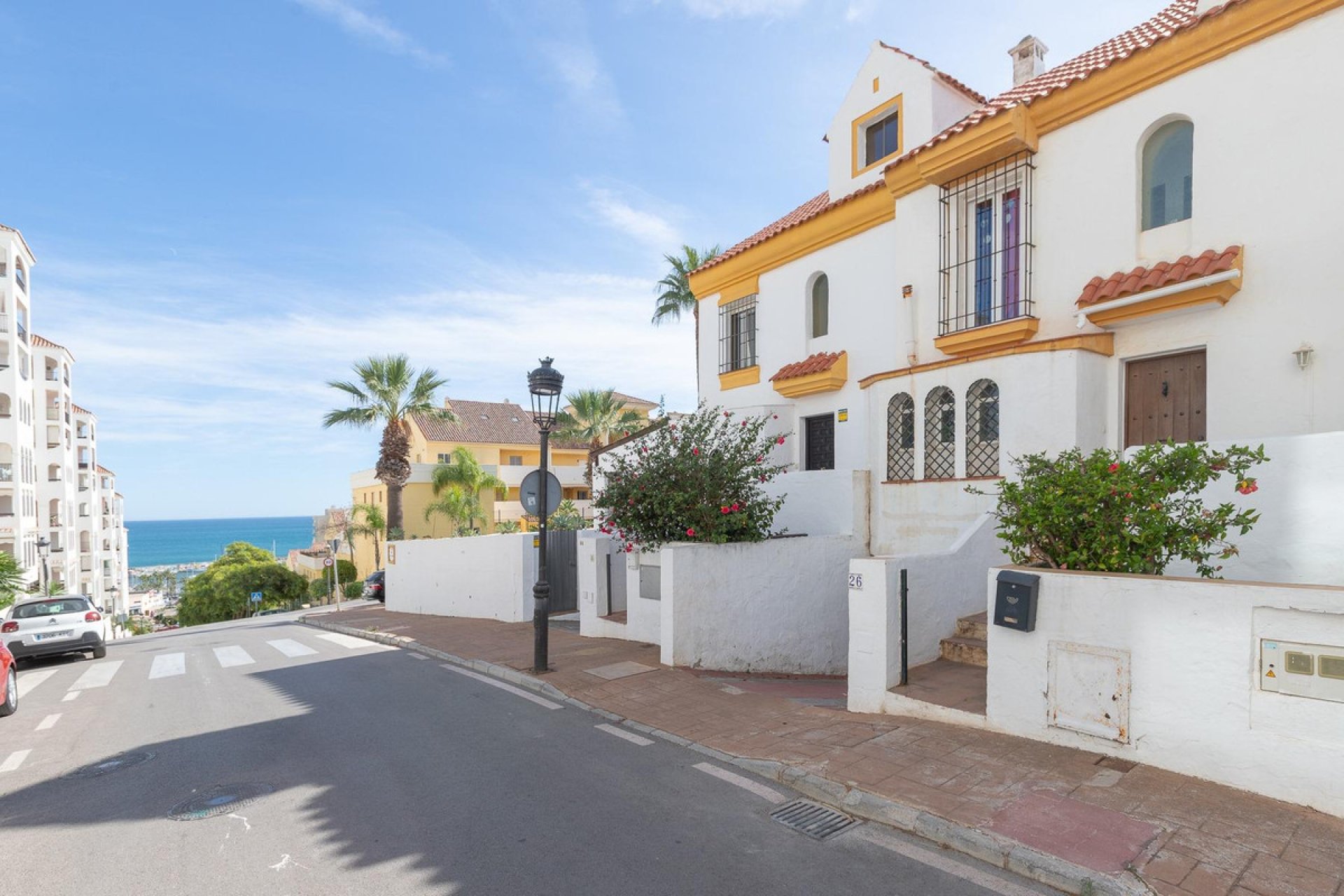 Resale - House - Townhouse - Estepona - Estepona Centro