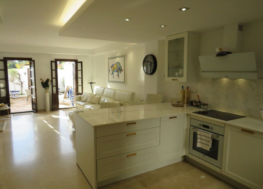 Resale - House - Townhouse - Estepona - Estepona Centro