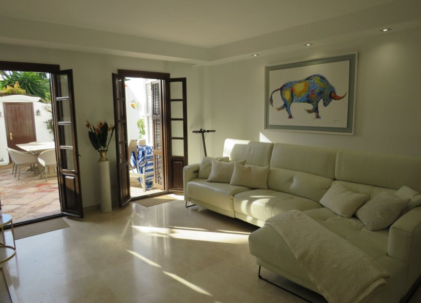 Resale - House - Townhouse - Estepona - Estepona Centro