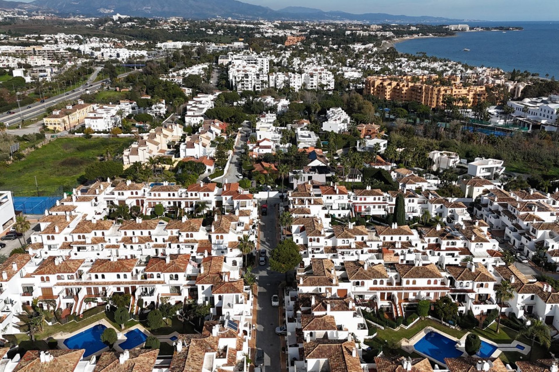 Resale - House - Townhouse - Estepona - Estepona Centro