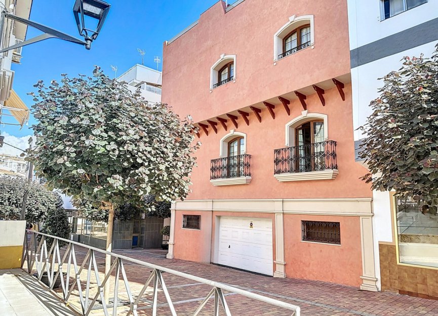 Resale - House - Townhouse - Estepona - Estepona Centro