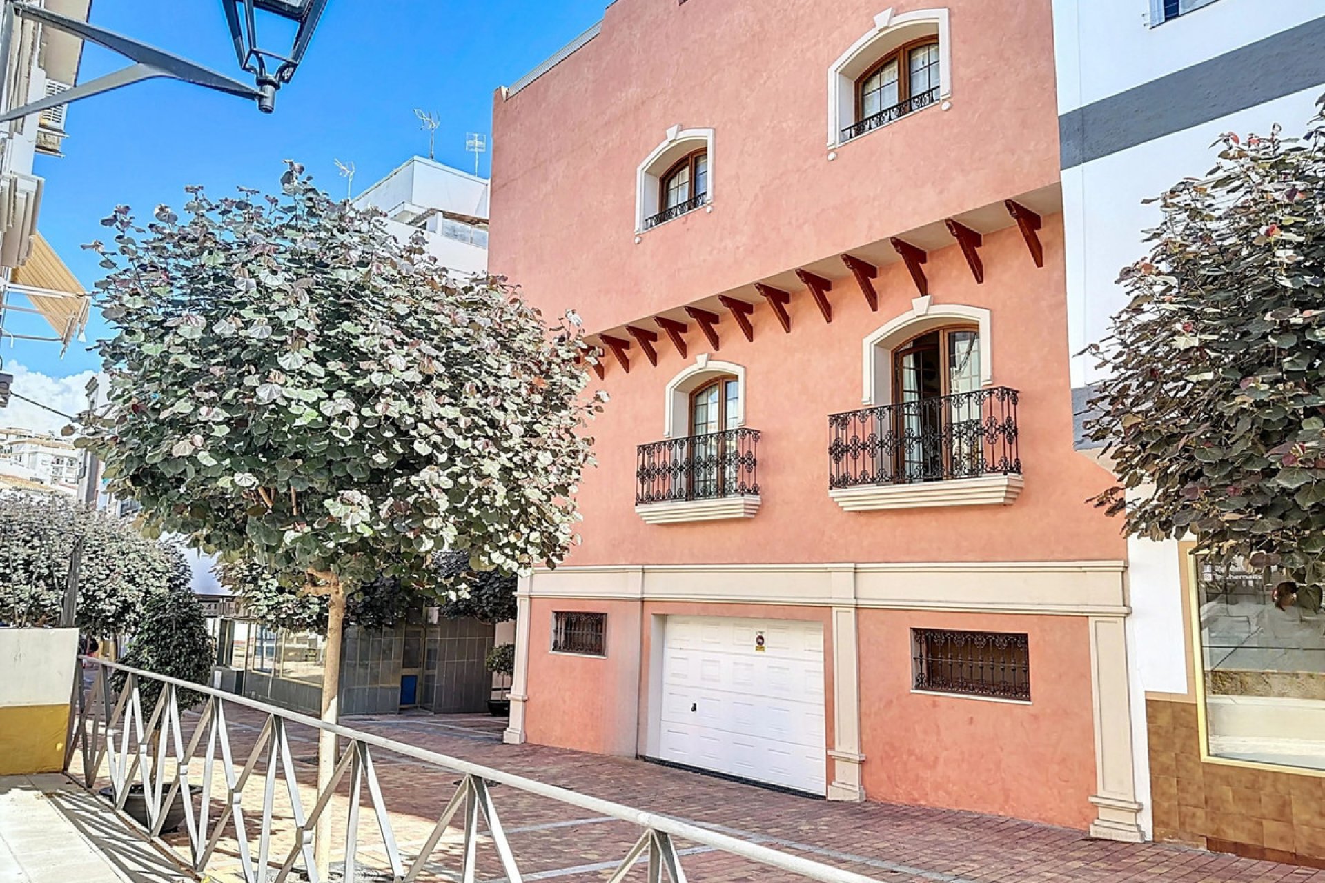 Resale - House - Townhouse - Estepona - Estepona Centro