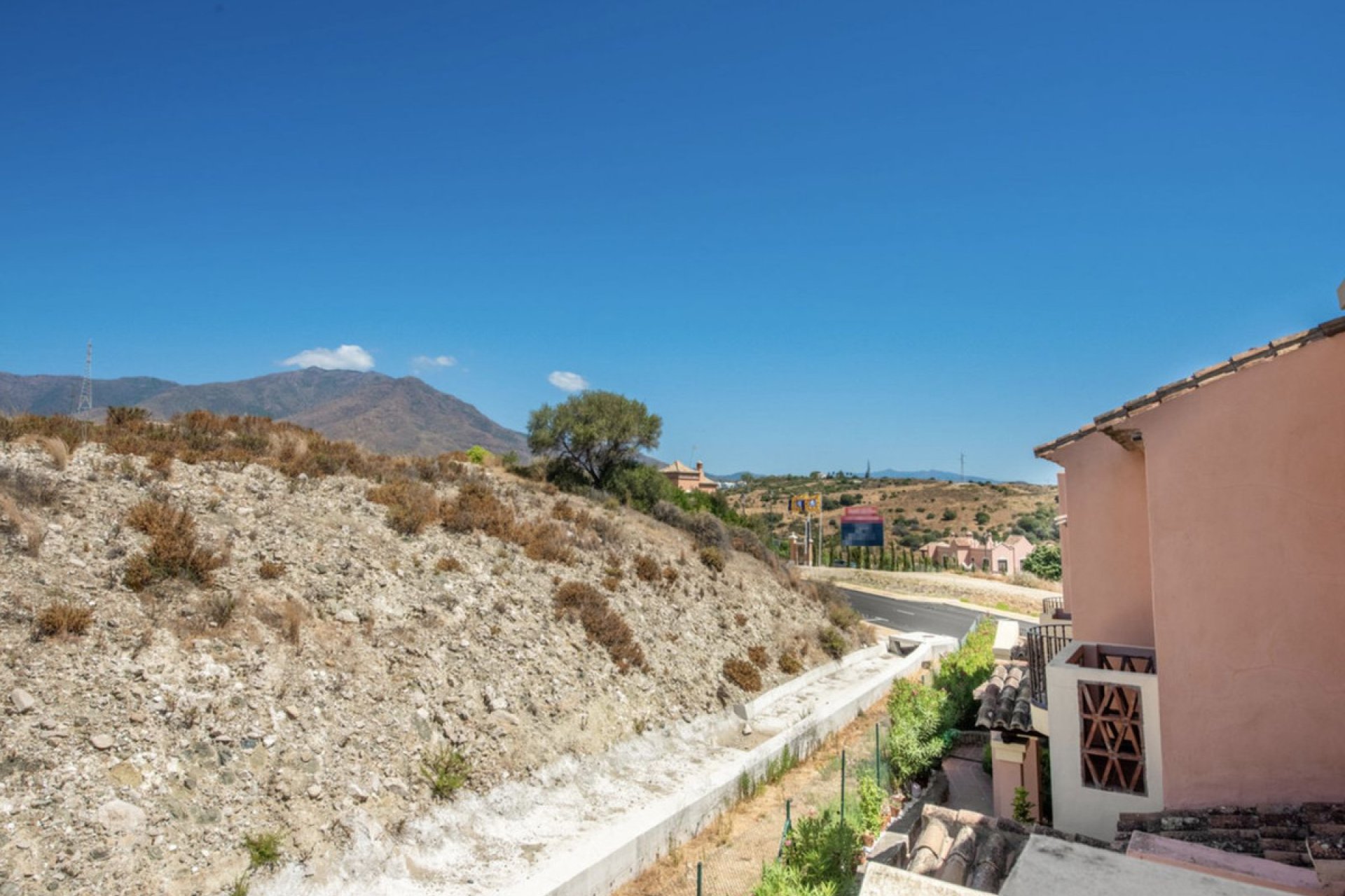 Resale - House - Townhouse - Estepona - Estepona Centro