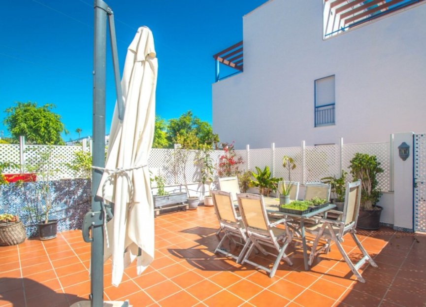 Resale - House - Townhouse - Estepona - Estepona Centro