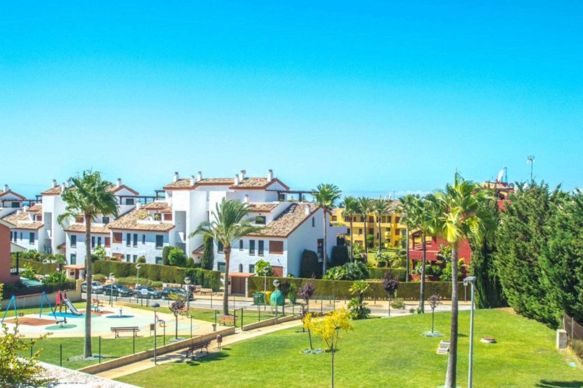 Resale - House - Townhouse - Estepona - Estepona Centro