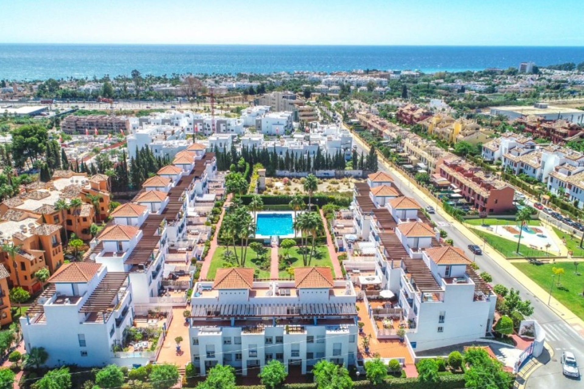 Resale - House - Townhouse - Estepona - Estepona Centro