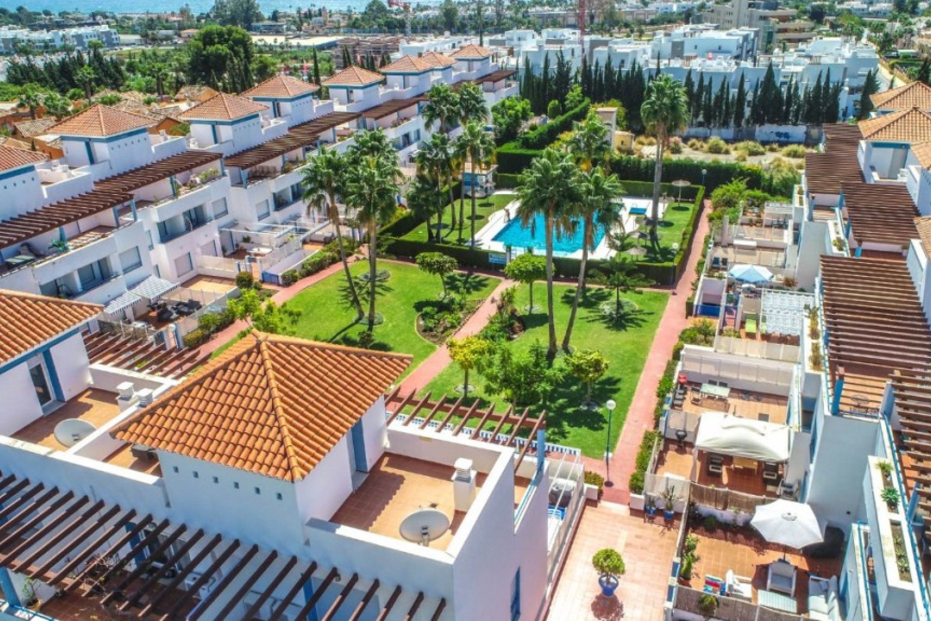 Resale - House - Townhouse - Estepona - Estepona Centro