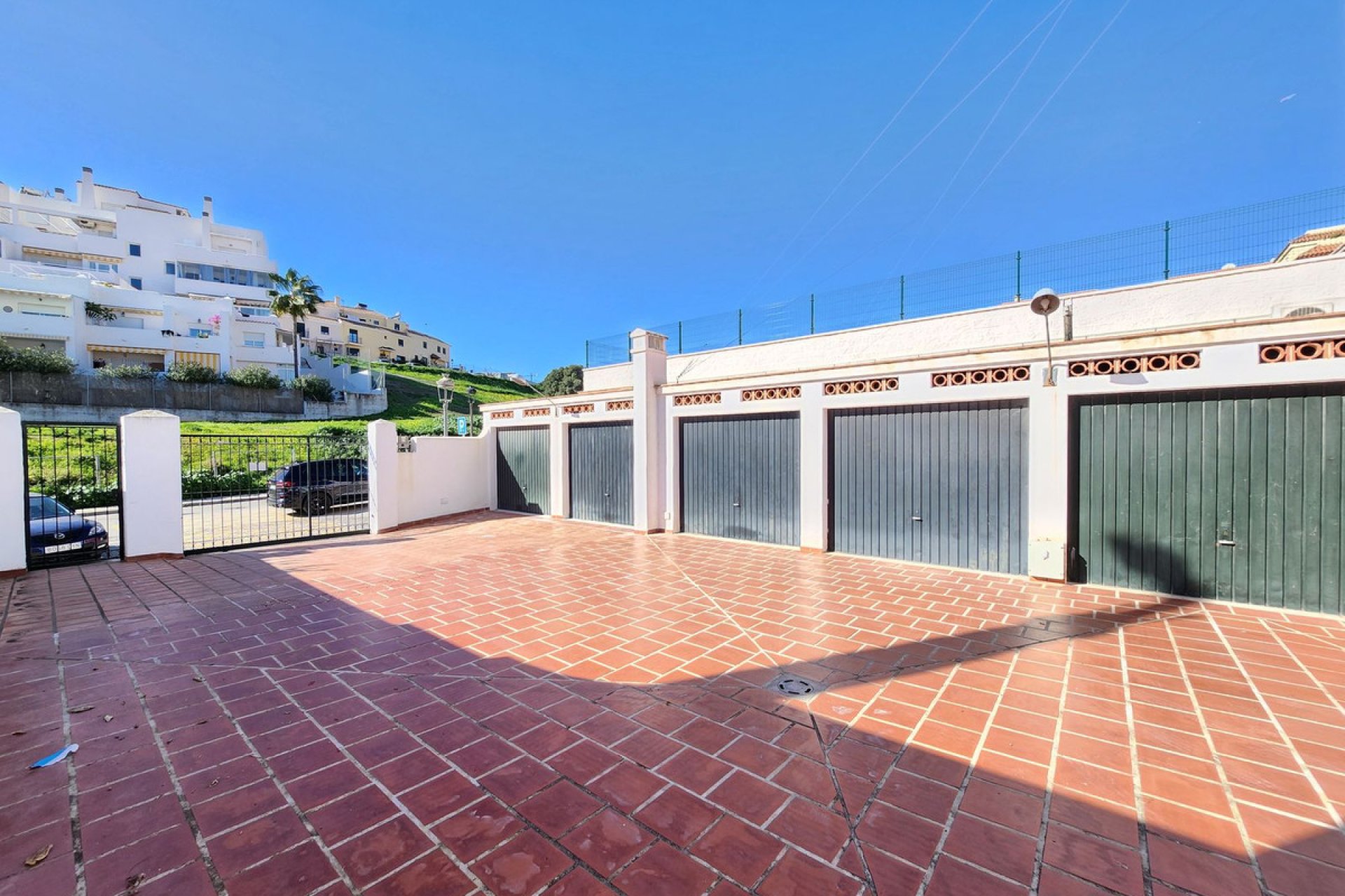 Resale - House - Townhouse - Estepona - Estepona Centro