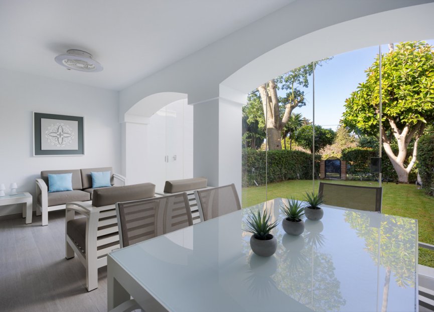 Resale - House - Townhouse - Estepona - Estepona Centro