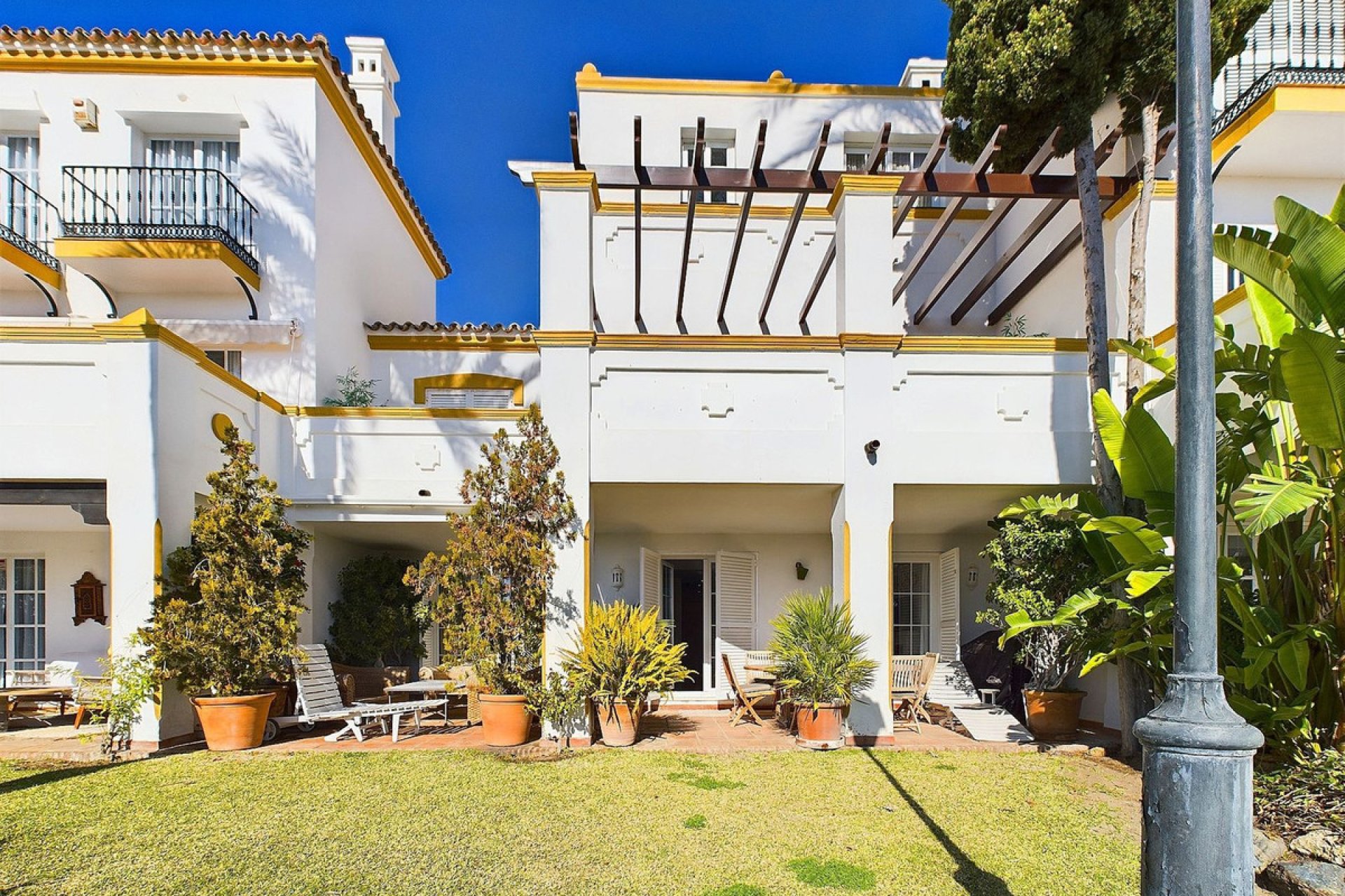 Resale - House - Townhouse - Estepona - Estepona Centro