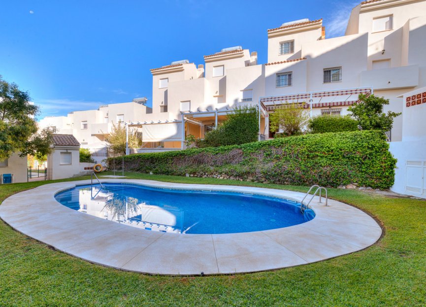 Resale - House - Townhouse - Estepona - Estepona Centro