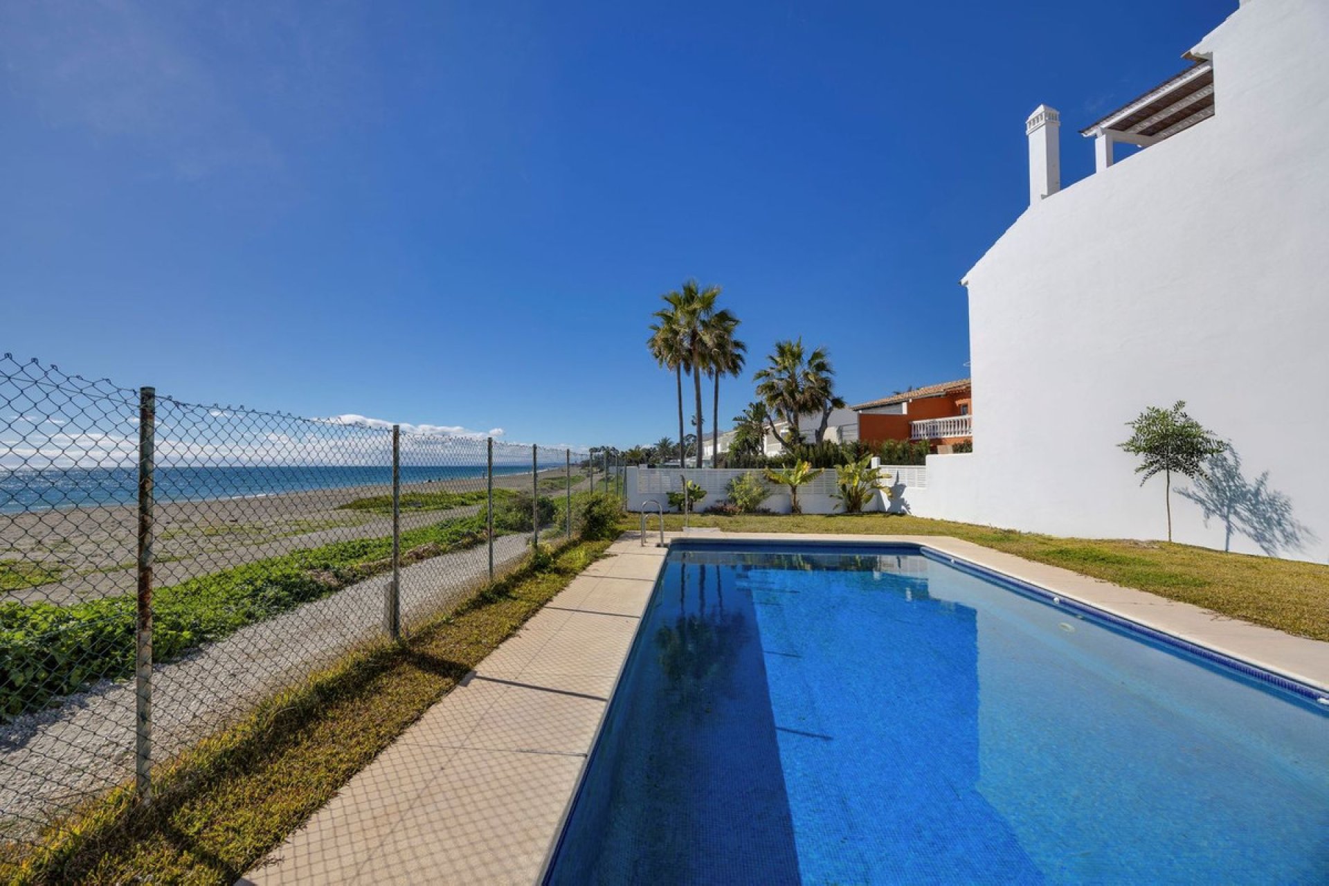 Resale - House - Townhouse - Estepona - Estepona Centro