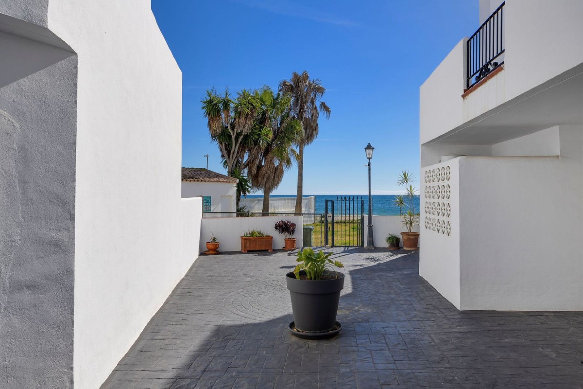 Resale - House - Townhouse - Estepona - Estepona Centro