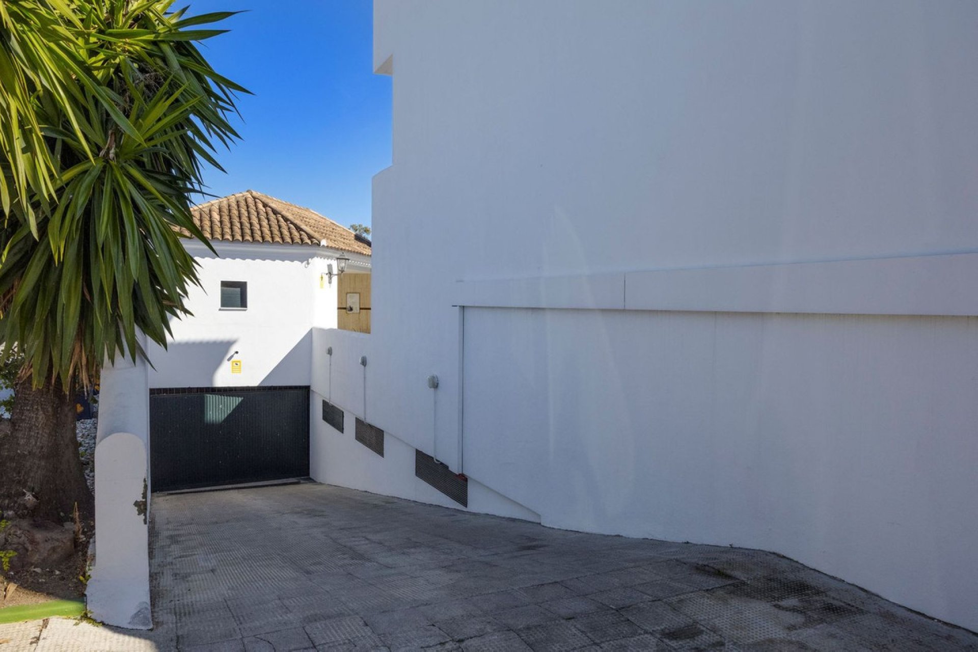 Resale - House - Townhouse - Estepona - Estepona Centro