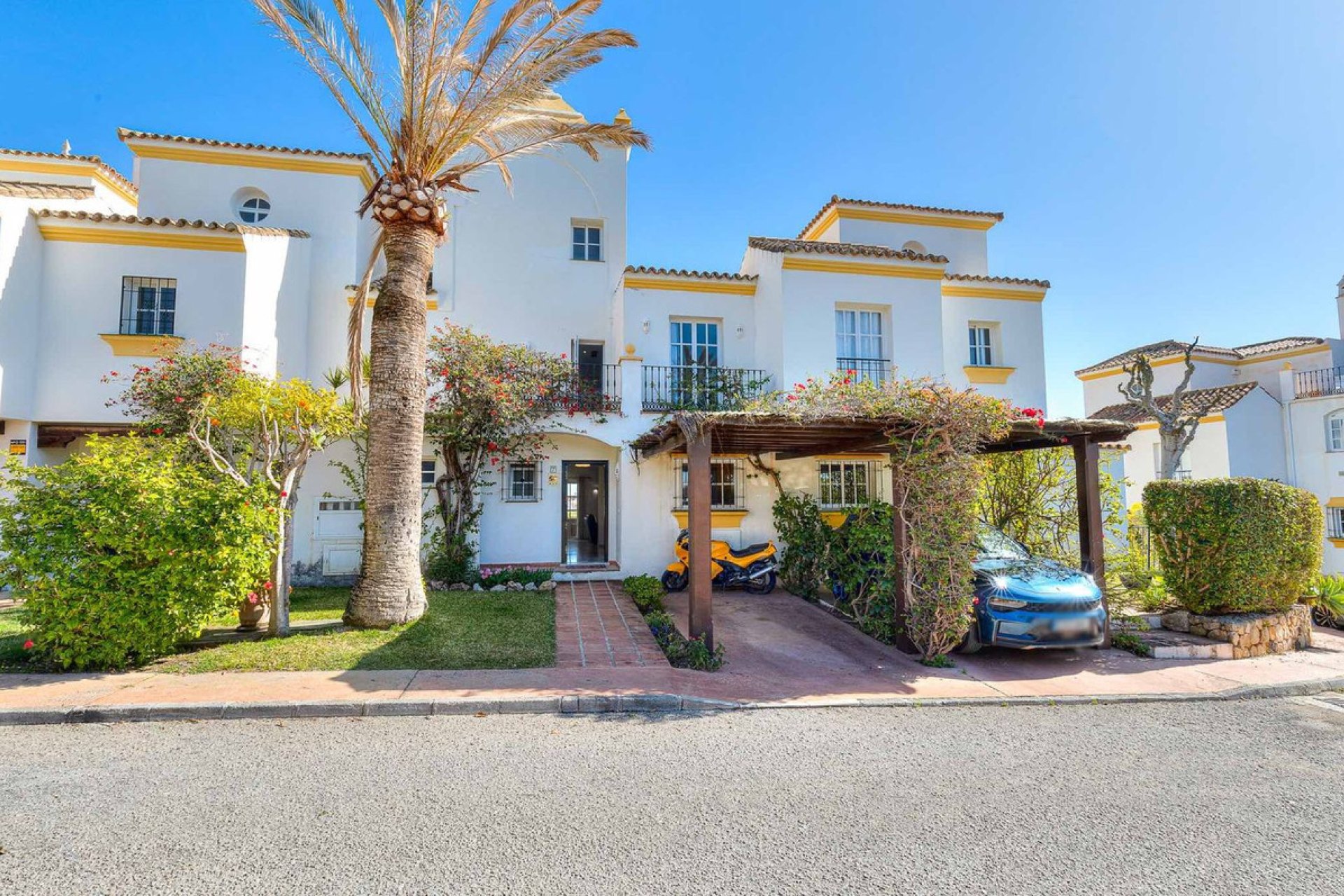 Resale - House - Townhouse - Estepona - Estepona Centro