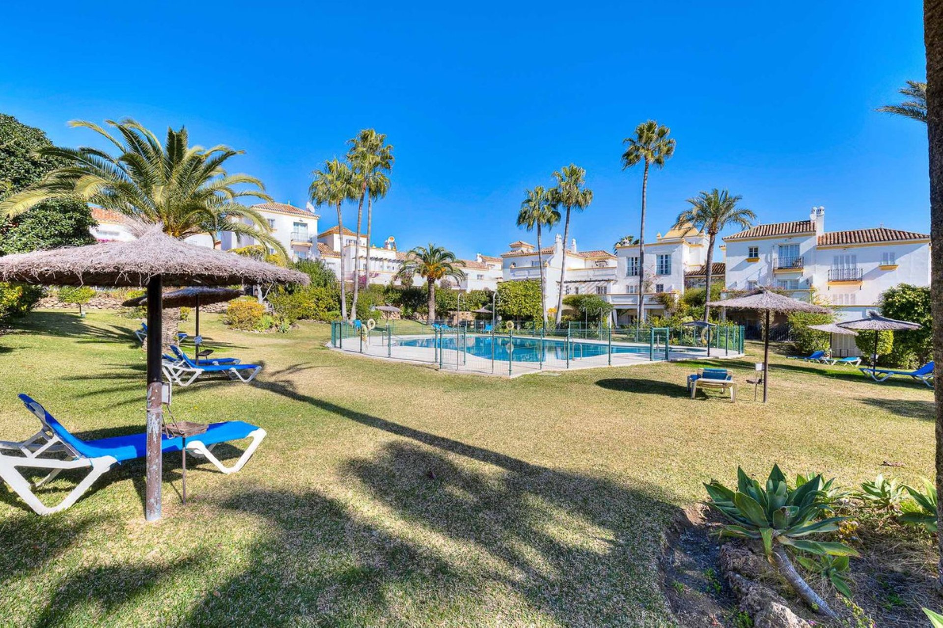 Resale - House - Townhouse - Estepona - Estepona Centro