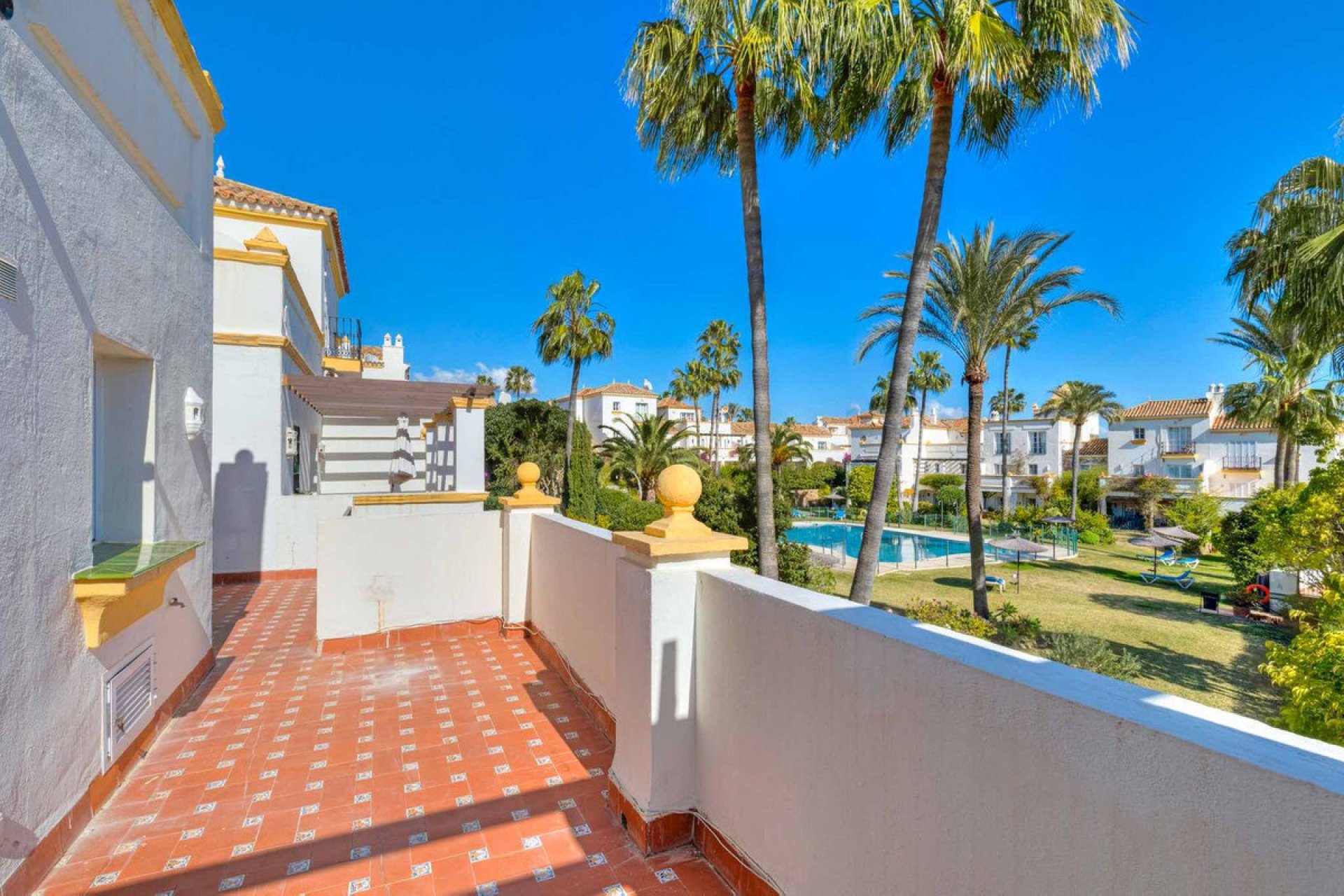 Resale - House - Townhouse - Estepona - Estepona Centro