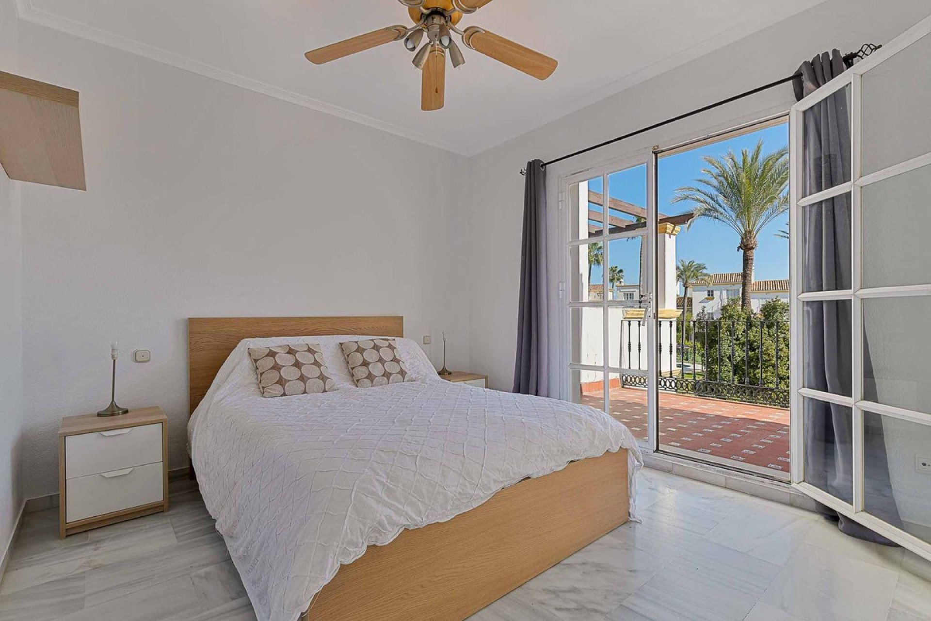 Resale - House - Townhouse - Estepona - Estepona Centro