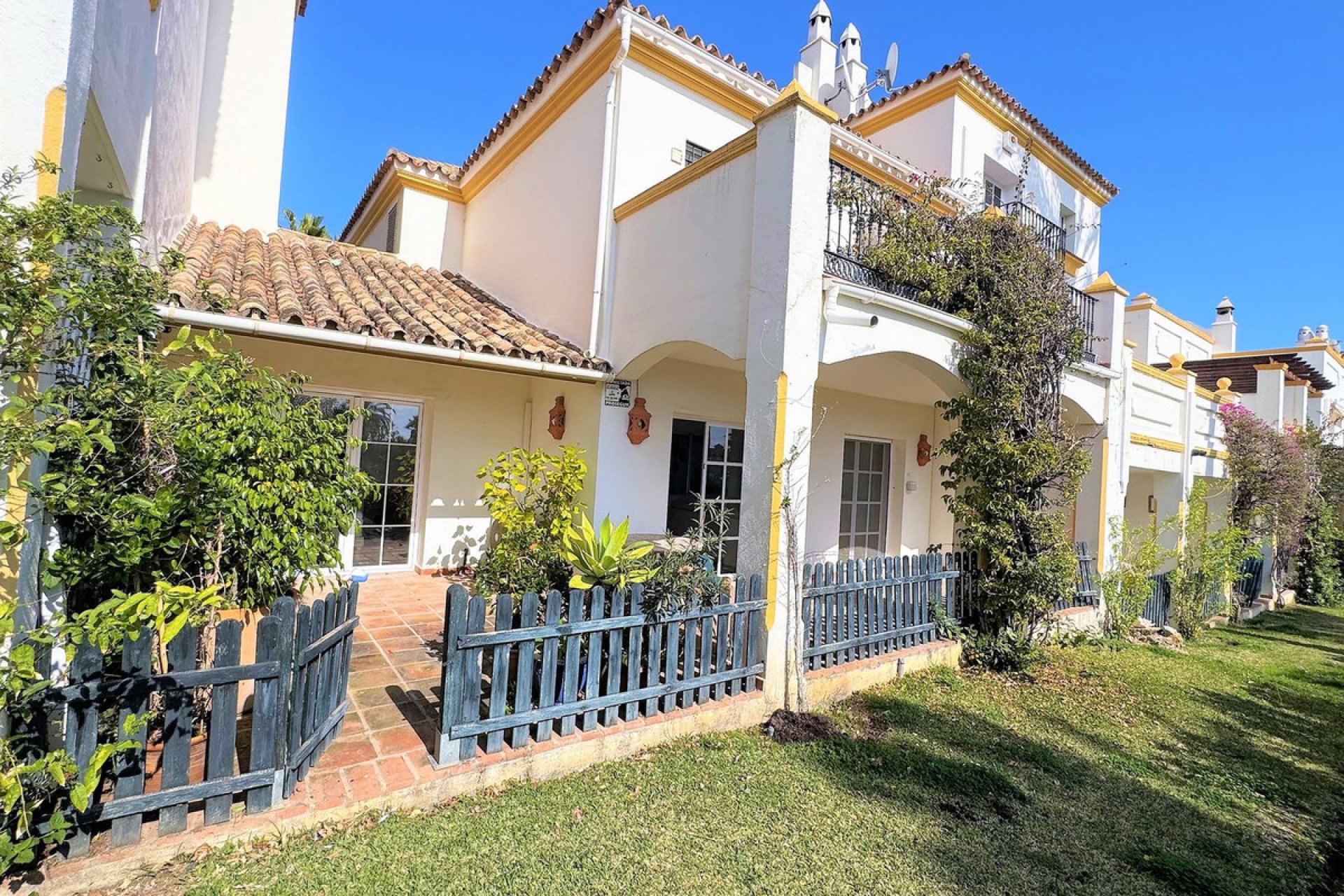 Resale - House - Townhouse - Estepona - Estepona Centro