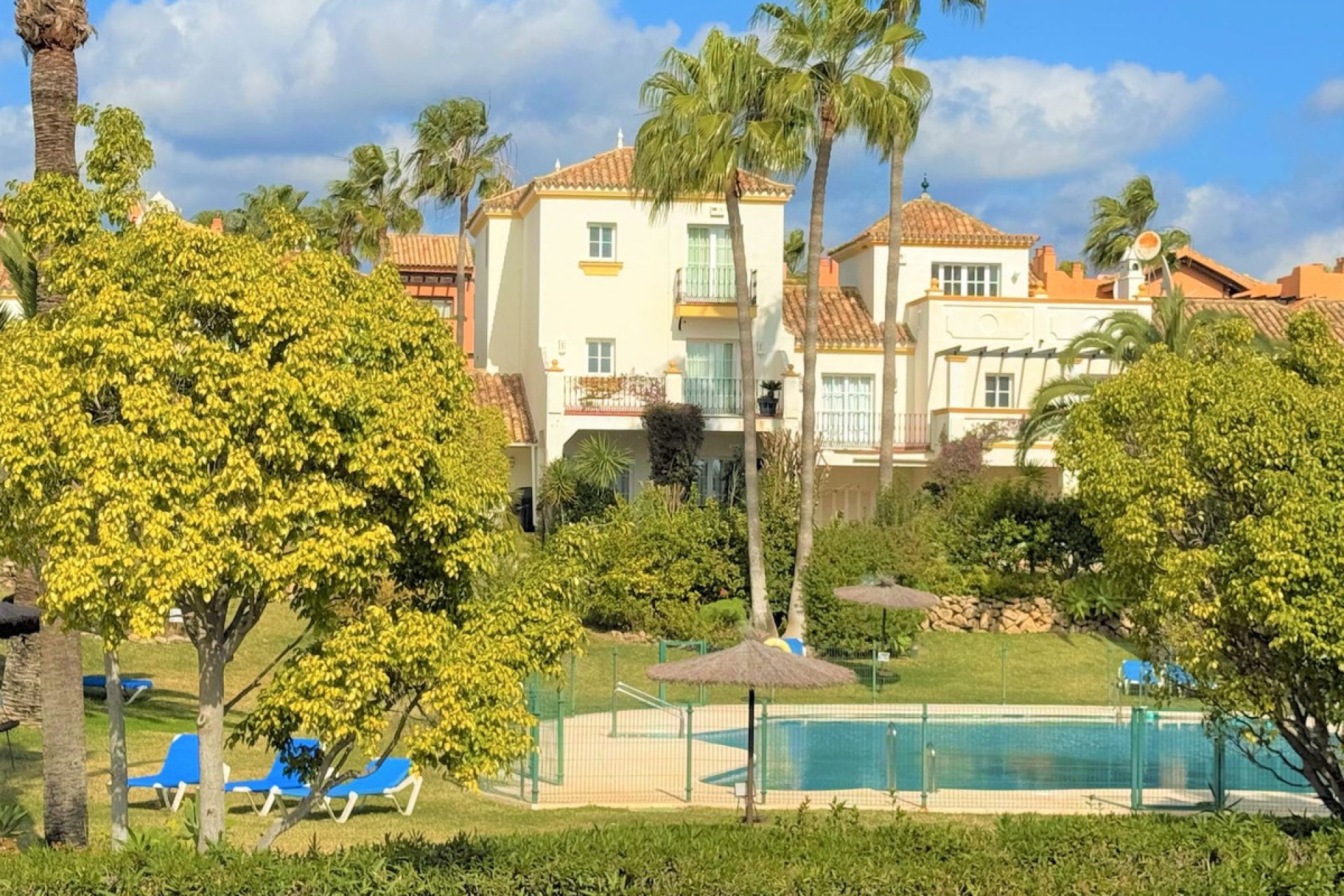 Resale - House - Townhouse - Estepona - Estepona Centro