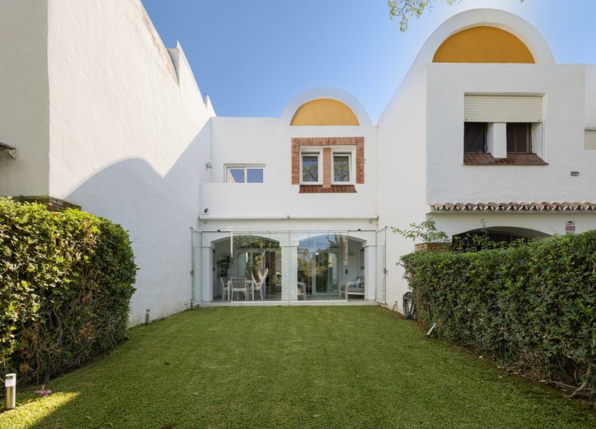 Resale - House - Townhouse - Estepona - Estepona Centro