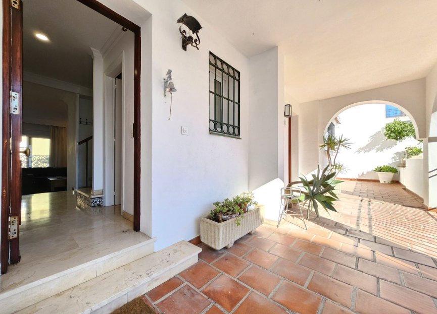 Resale - House - Townhouse - Estepona - Estepona Centro