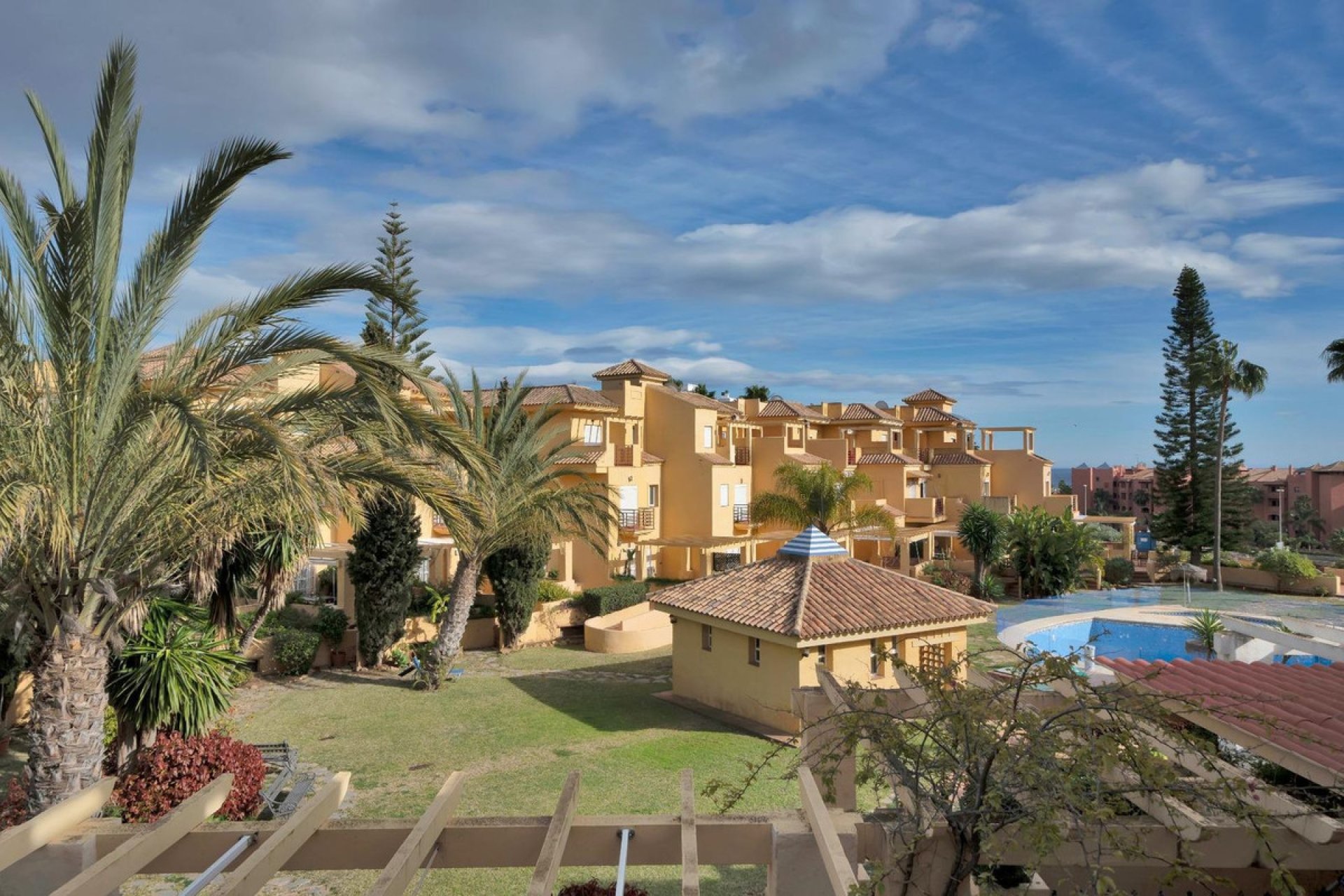 Resale - House - Townhouse - Estepona - Estepona Centro