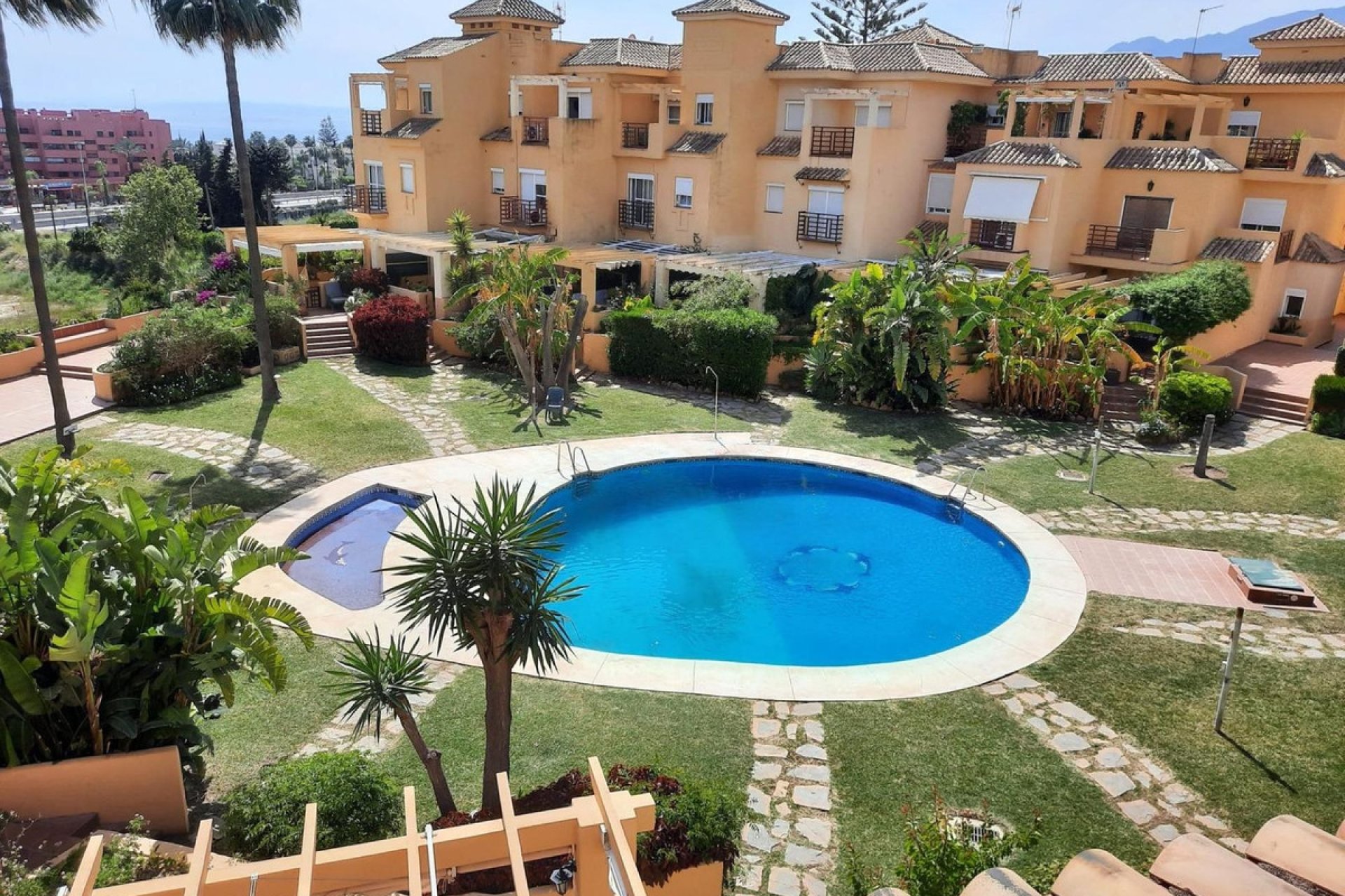 Resale - House - Townhouse - Estepona - Estepona Centro