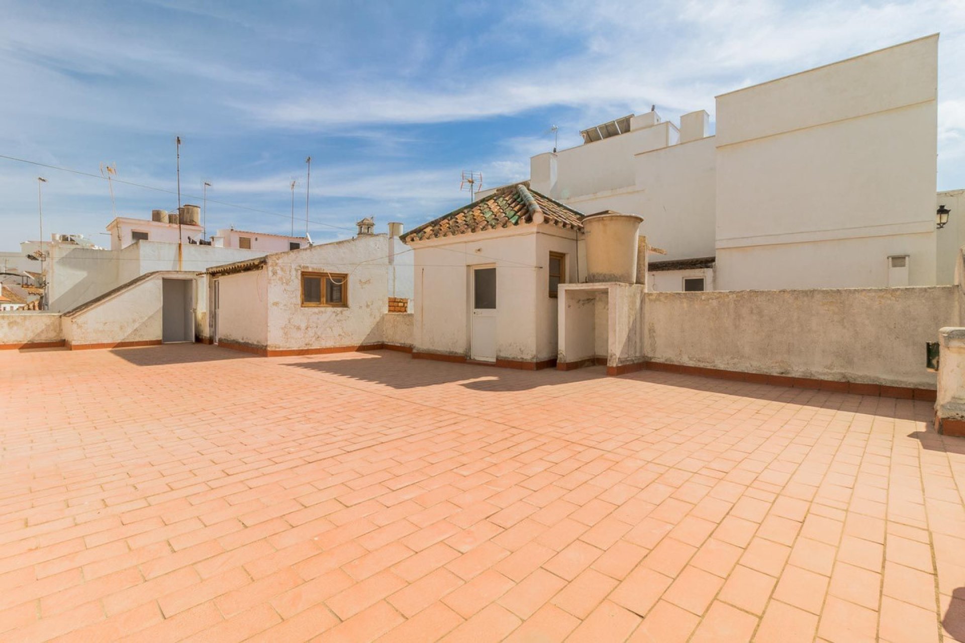 Resale - House - Townhouse - Estepona - Estepona Centro