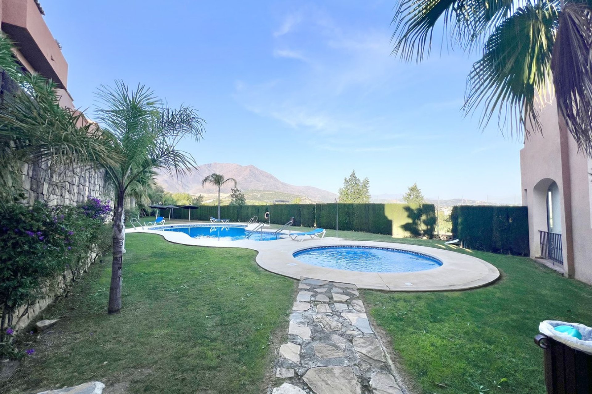 Resale - House - Townhouse - Estepona - Estepona Centro