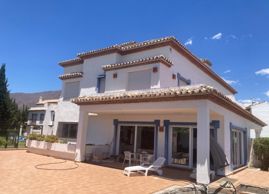 Resale - House - Townhouse - Estepona - Estepona Centro