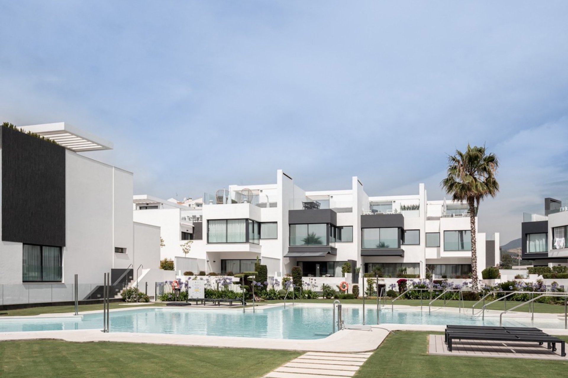Resale - House - Townhouse - Estepona - Estepona Centro