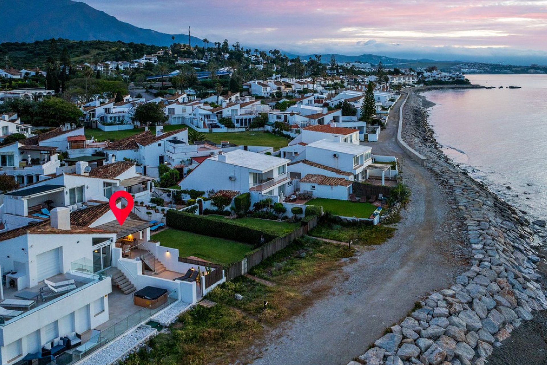 Resale - House - Townhouse - Estepona - Estepona Centro