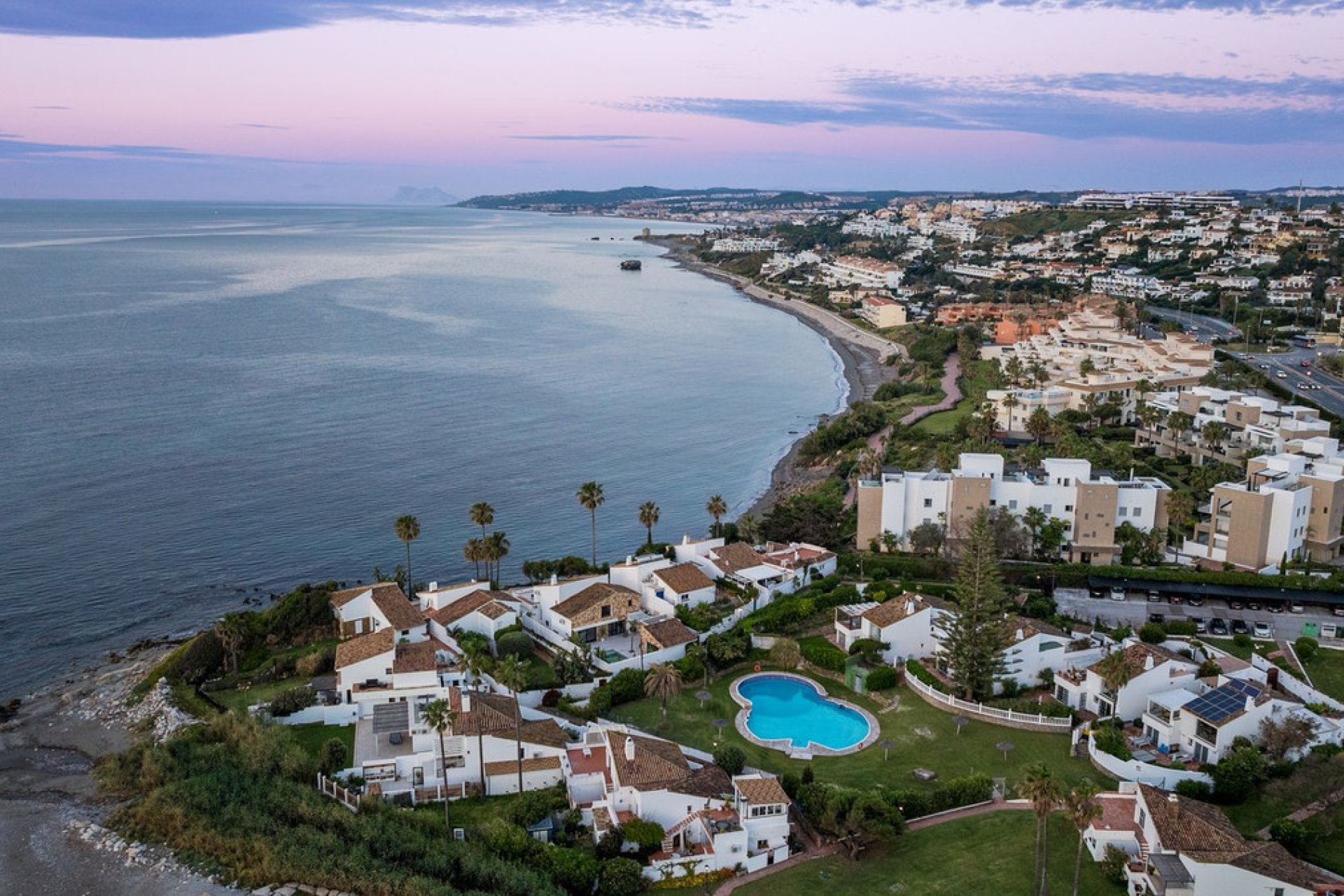 Resale - House - Townhouse - Estepona - Estepona Centro