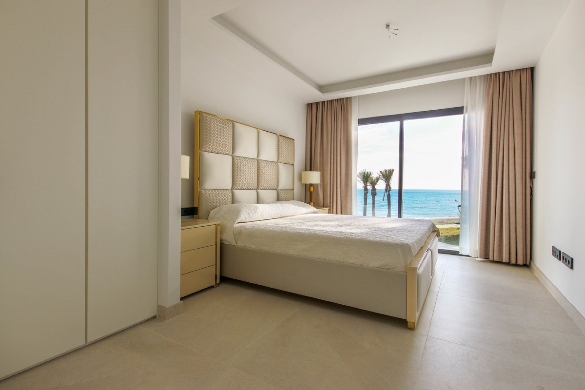 Resale - House - Townhouse - Estepona - Estepona Centro