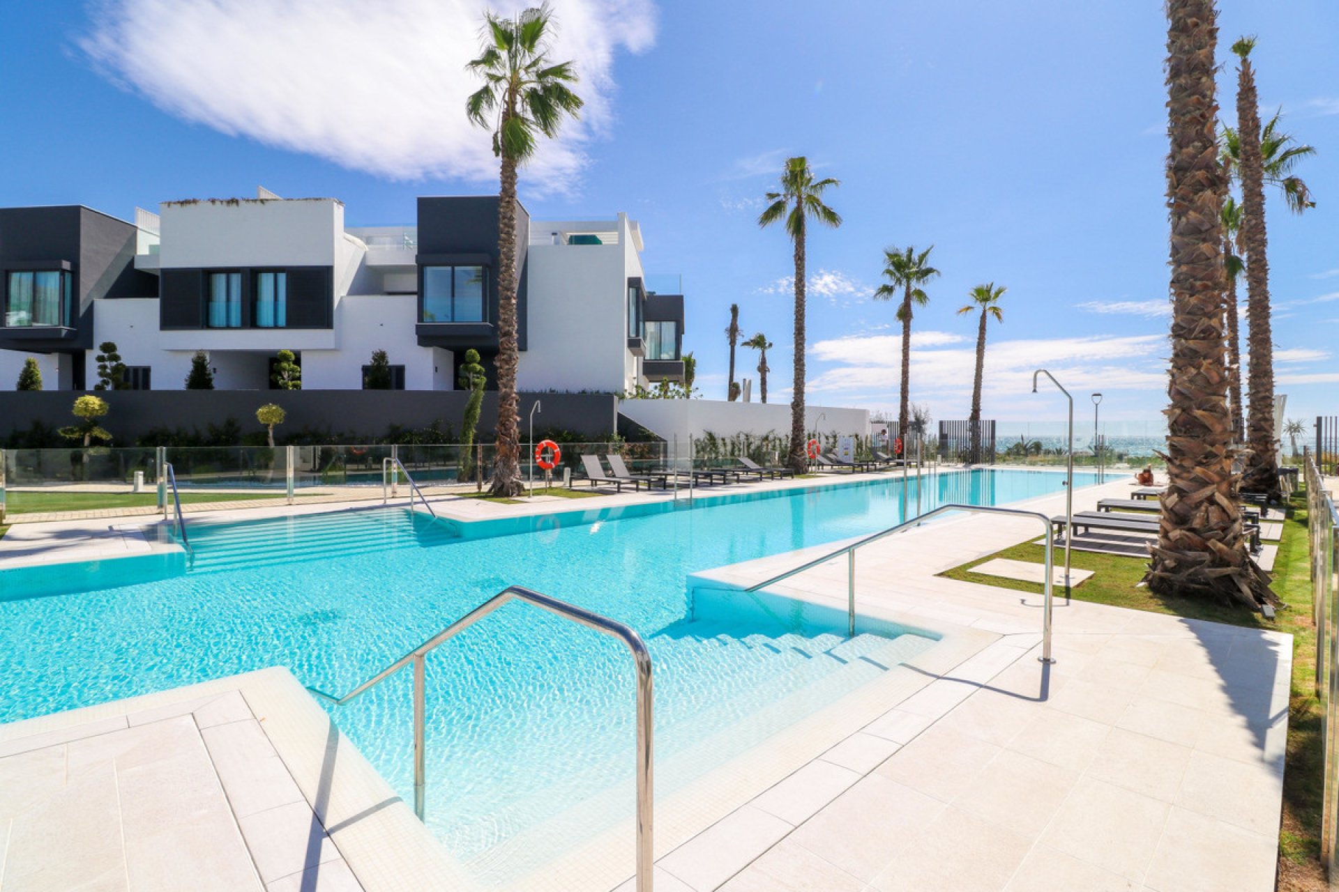 Resale - House - Townhouse - Estepona - Estepona Centro