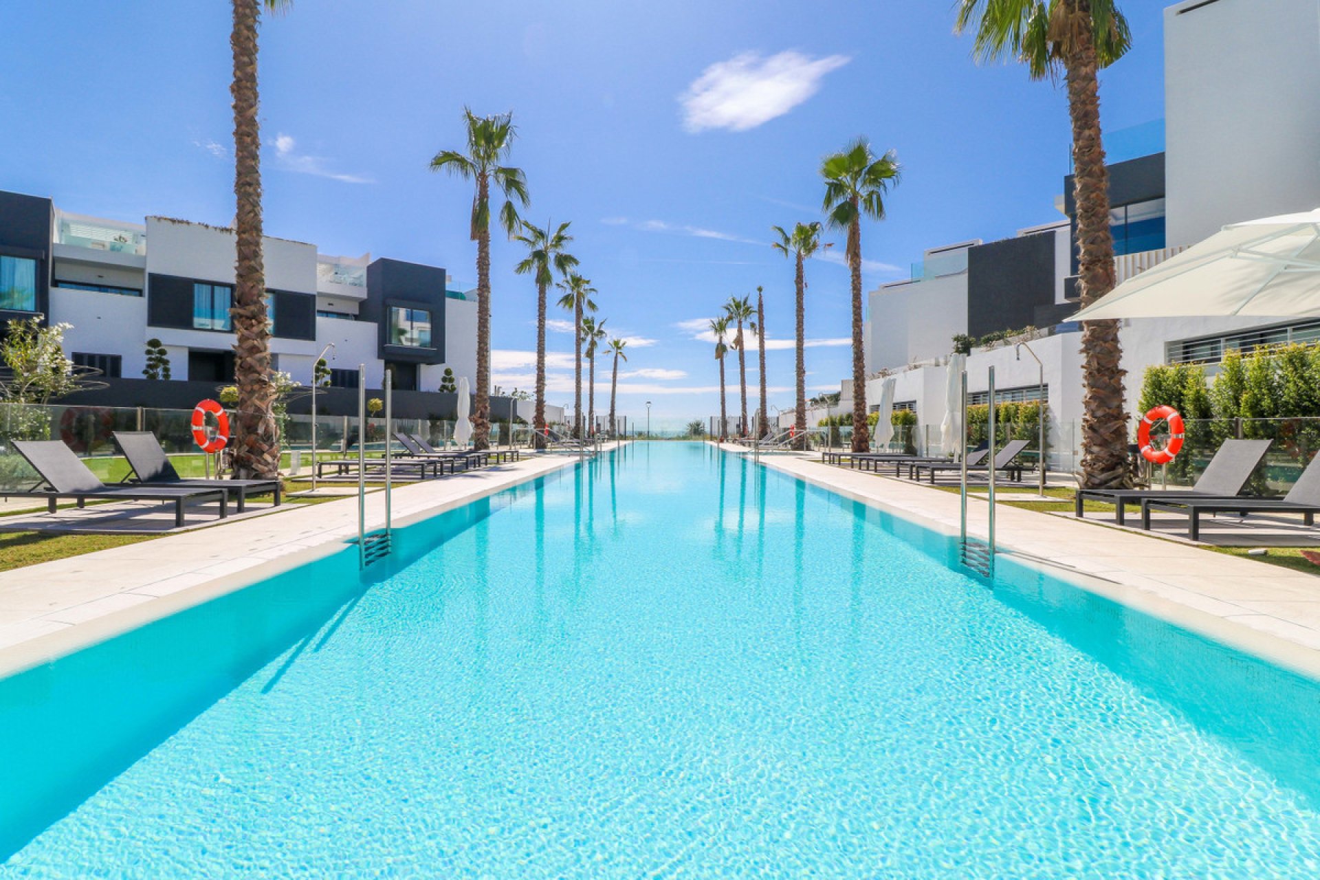 Resale - House - Townhouse - Estepona - Estepona Centro