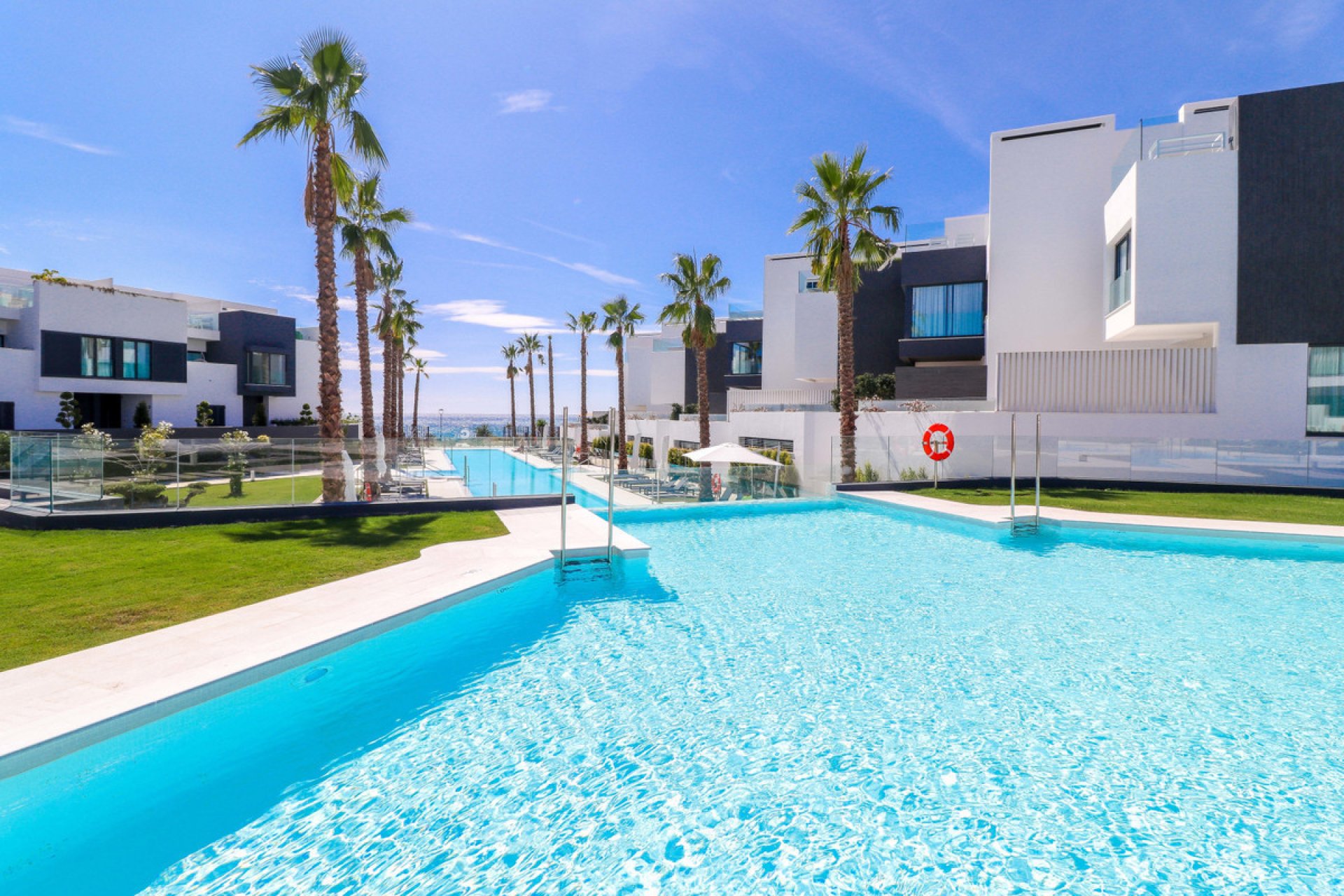 Resale - House - Townhouse - Estepona - Estepona Centro