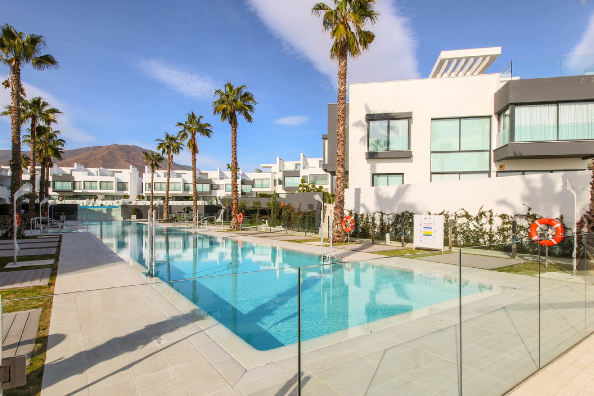 Resale - House - Townhouse - Estepona - Estepona Centro