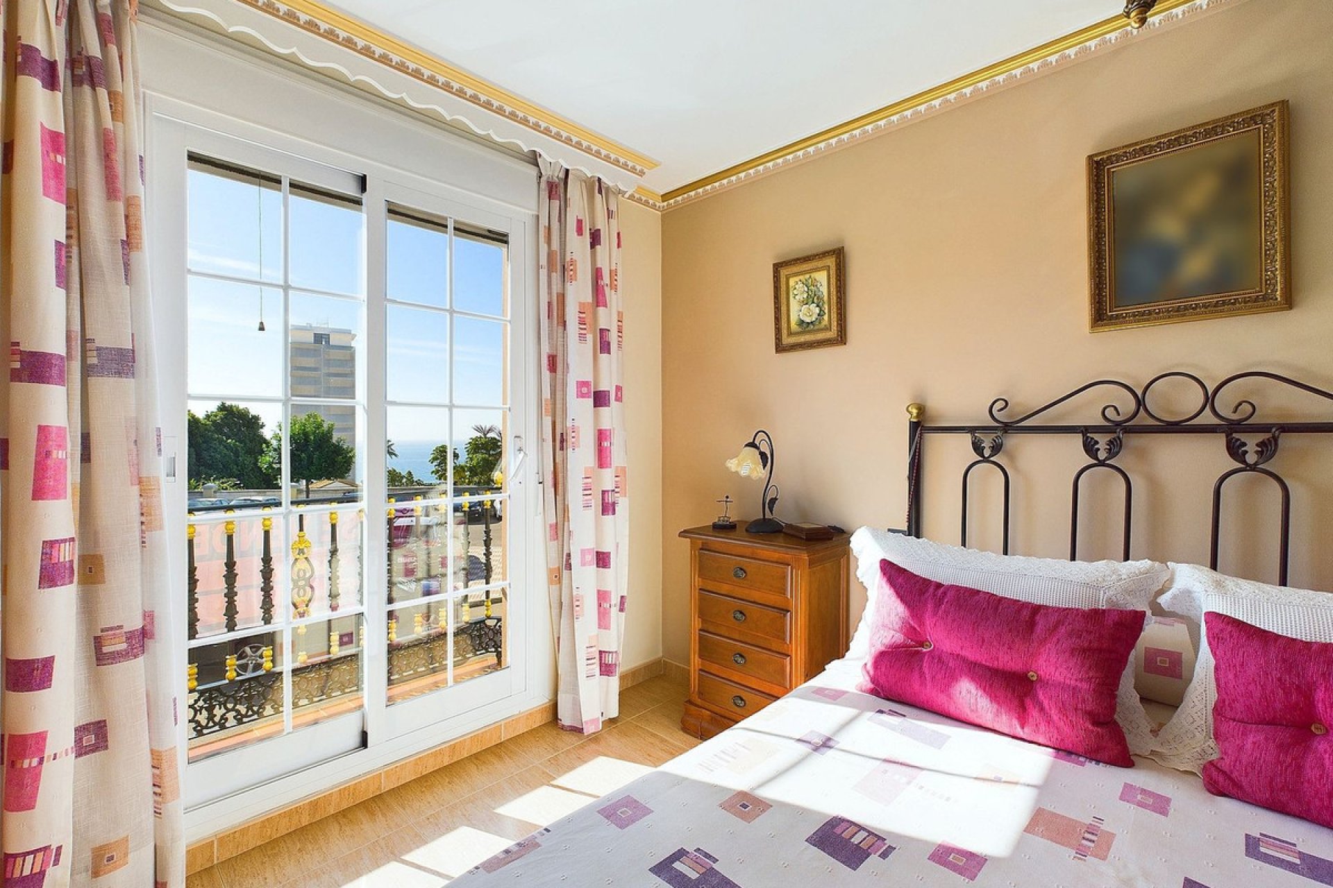 Resale - House - Townhouse - Estepona - Estepona Centro