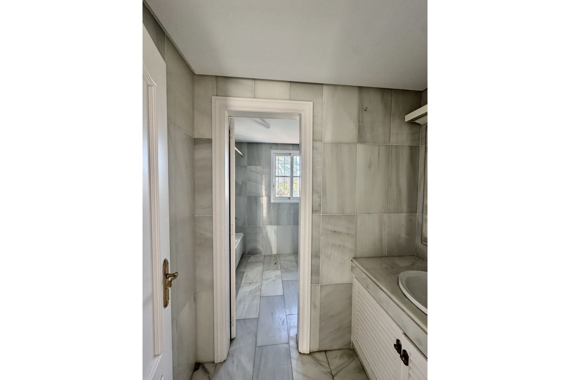 Resale - House - Townhouse - Estepona - Estepona Centro